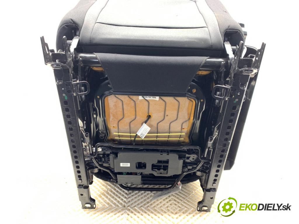 VOLVO V40 liftback 2016 88 kW D2 1969 Sedadlo pravy predný