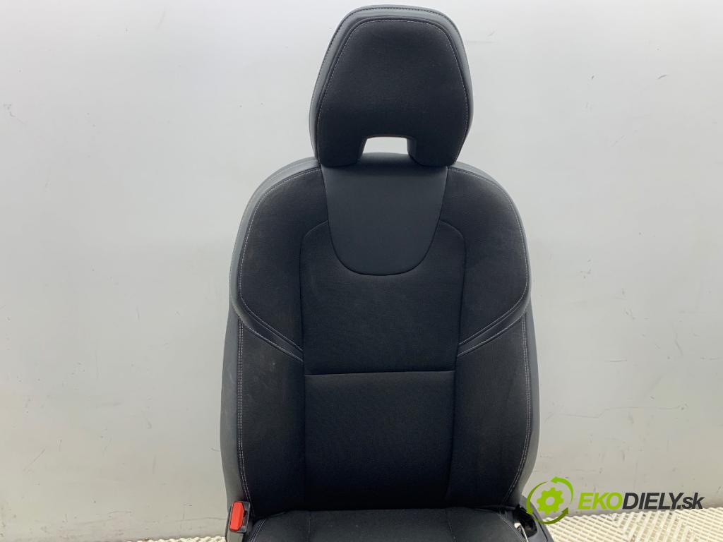VOLVO V40 liftback 2016 88 kW D2 1969 Sedadlo ľavy predný