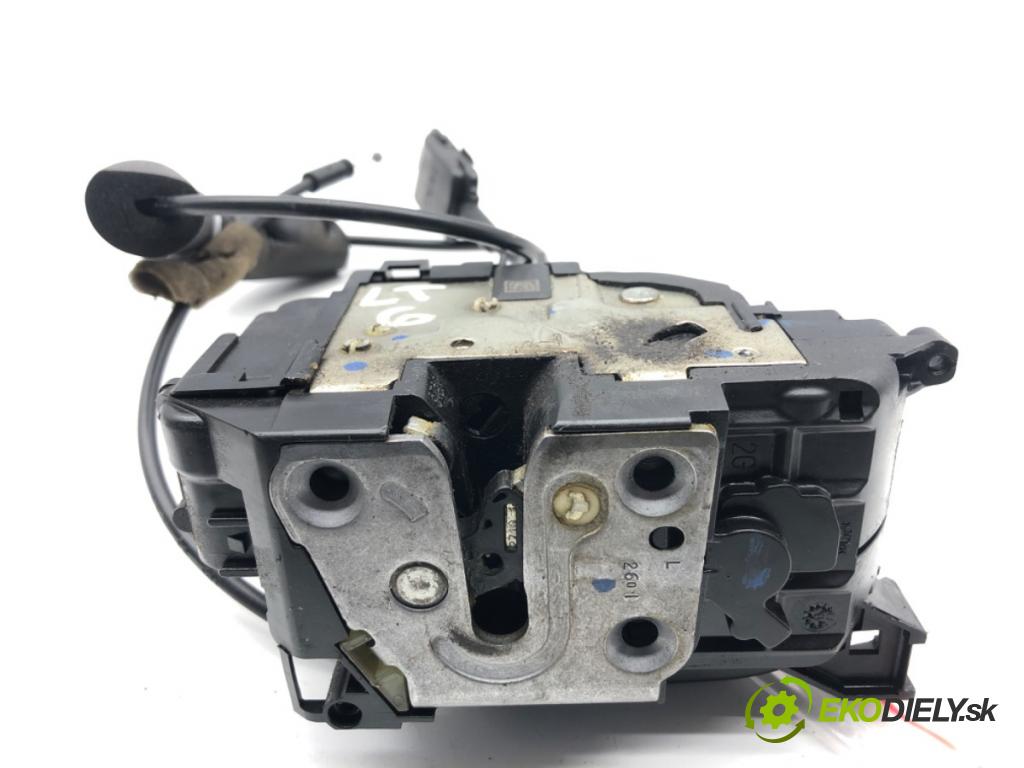 RENAULT GRAND SCENIC III nadwozie wielkoprzestrzenne (MPV) 2010 96 kW 1.4 16V (JZ0F) 1397 zámok dveře levý zadní část 825030032R