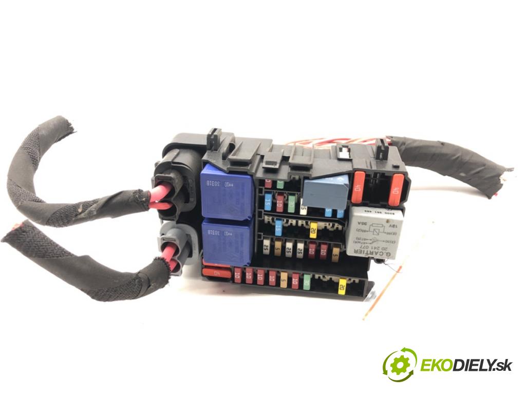 RENAULT GRAND SCENIC III nadwozie wielkoprzestrzenne (MPV) 2010 96 kW 1.4 16V (JZ0F) 1397 skříňka poistková  (Pojistková skříňka)