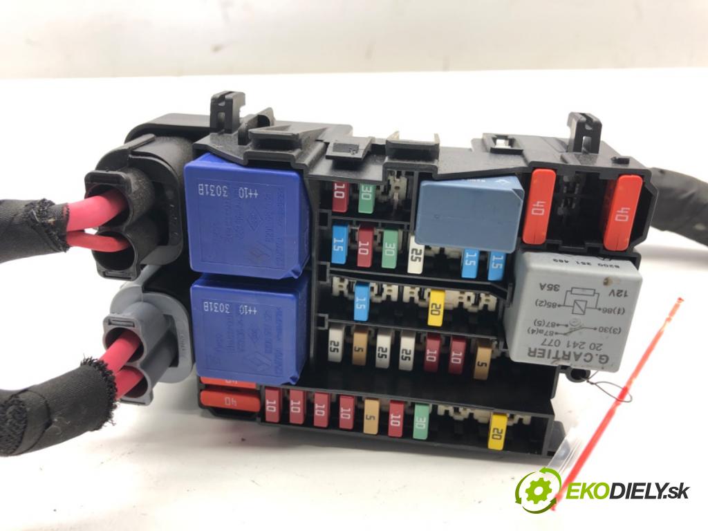 RENAULT GRAND SCENIC III nadwozie wielkoprzestrzenne (MPV) 2010 96 kW 1.4 16V (JZ0F) 1397 Skrinka poistková  (Poistková skrinka)