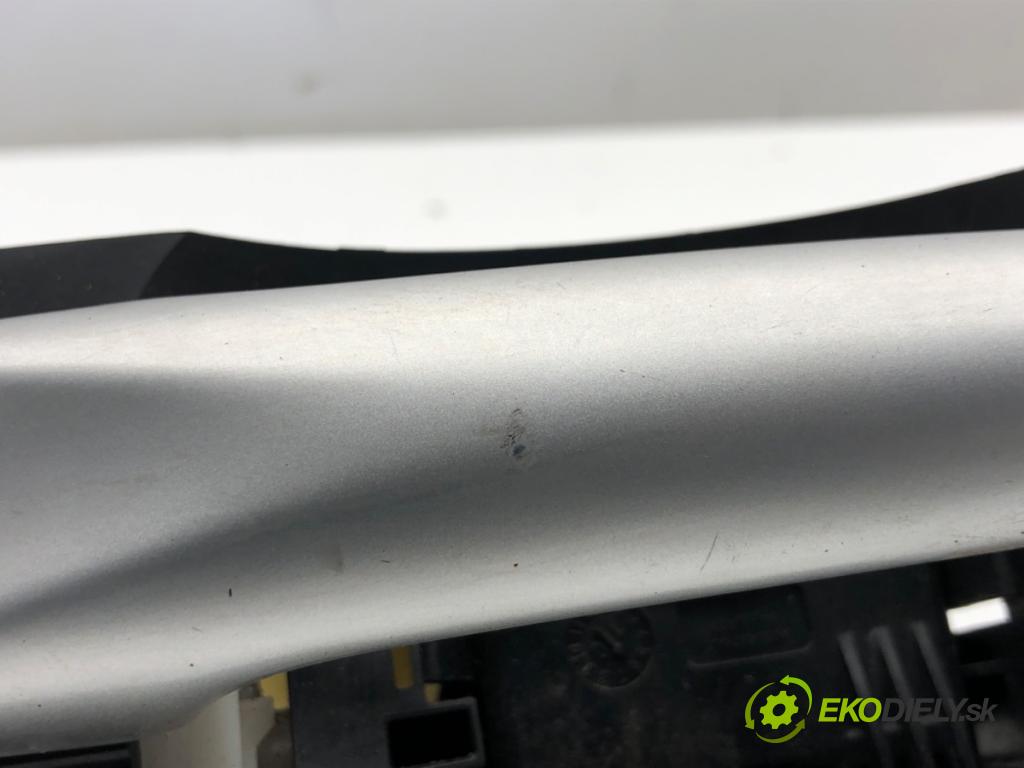 RENAULT GRAND SCENIC III nadwozie wielkoprzestrzenne (MPV) 2010 96 kW 1.4 16V (JZ0F) 1397 klika vnejší pravý přední část 806060042R