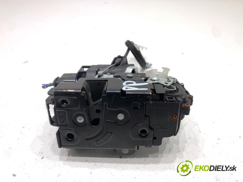 SKODA FABIA II Kombi 2008 63 kW 1.4 1390 zámok dveře pravý přední část 