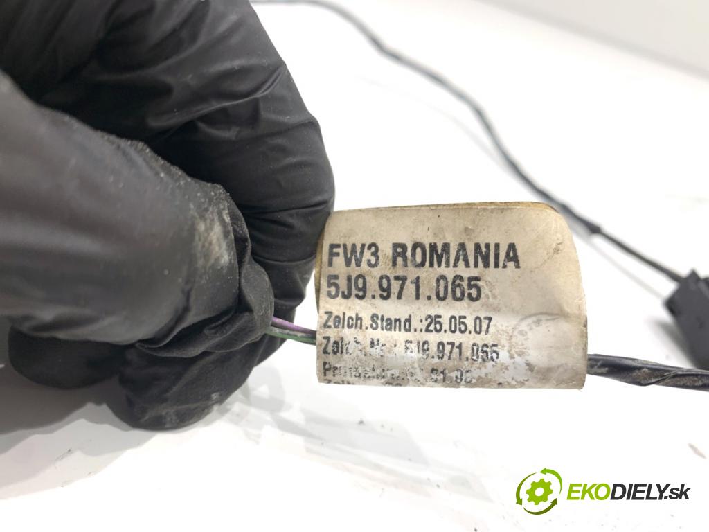 SKODA FABIA II Kombi 2008 63 kW 1.4 1390 káblovačka PDC zadní část 5J9971065