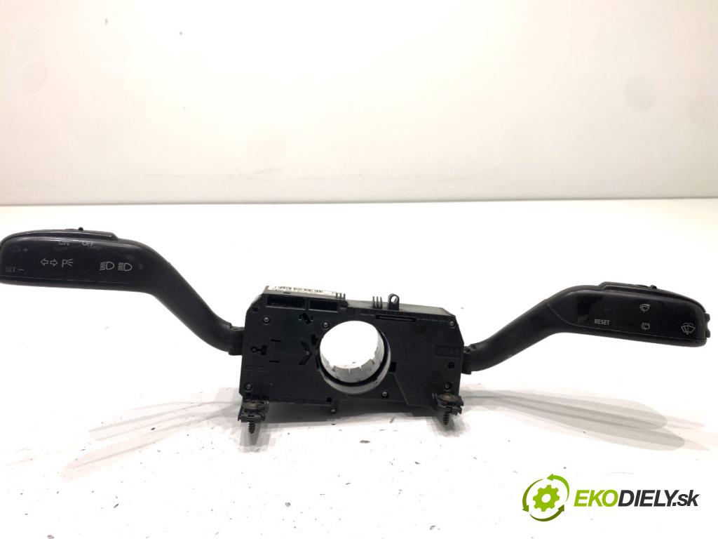 SKODA FABIA II Kombi 2008 63 kW 1.4 1390 Prepínač kombinovaný 7H0953503CJ (Prepínacie páčky pod volantom)