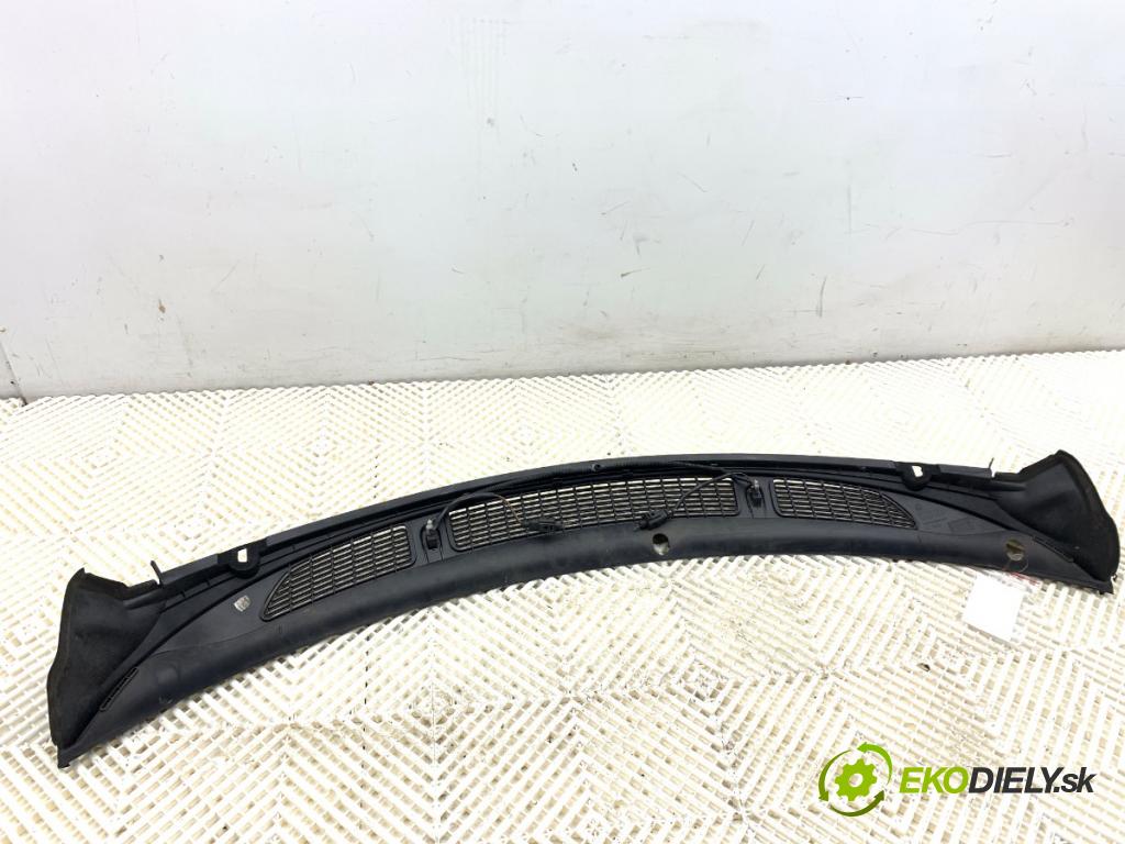 SKODA FABIA II Kombi 2008 63 kW 1.4 1390 Torpédo, plast pod čelné okno 5J1819415D (Torpédo (plast pod čelným sklom))