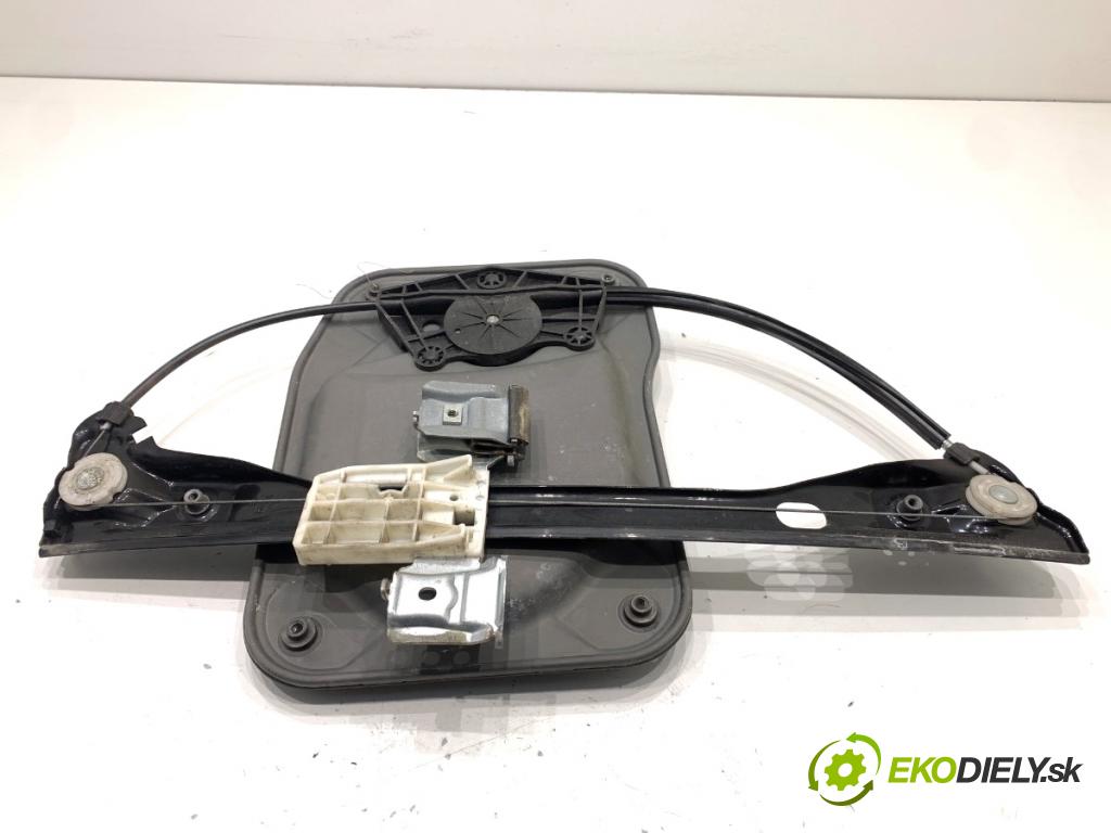 SKODA FABIA II Kombi 2008 63 kW 1.4 1390 mechanismus okna levý přední část 5J1837401B