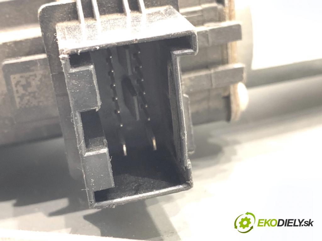 SKODA FABIA II Kombi 2008 63 kW 1.4 1390 mechanismus okna levý přední část 5J1837401B