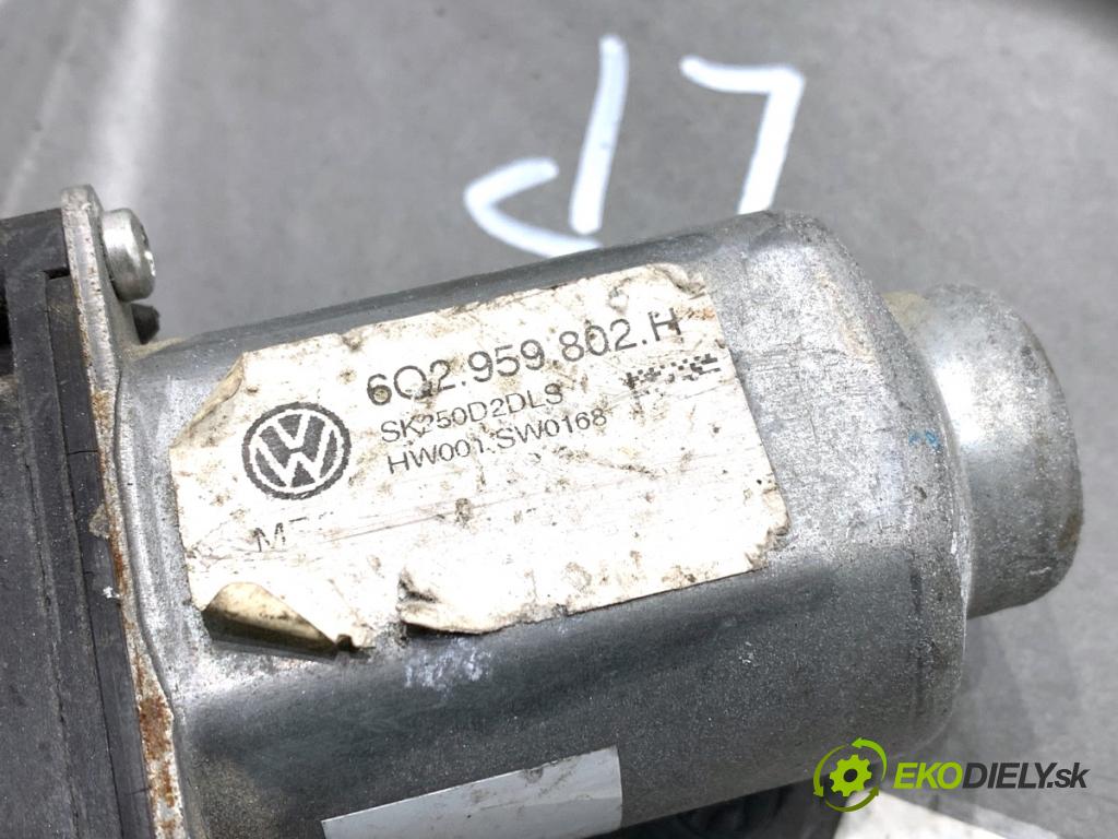 SKODA FABIA II Kombi 2008 63 kW 1.4 1390 mechanismus okna levý přední část 5J1837401B