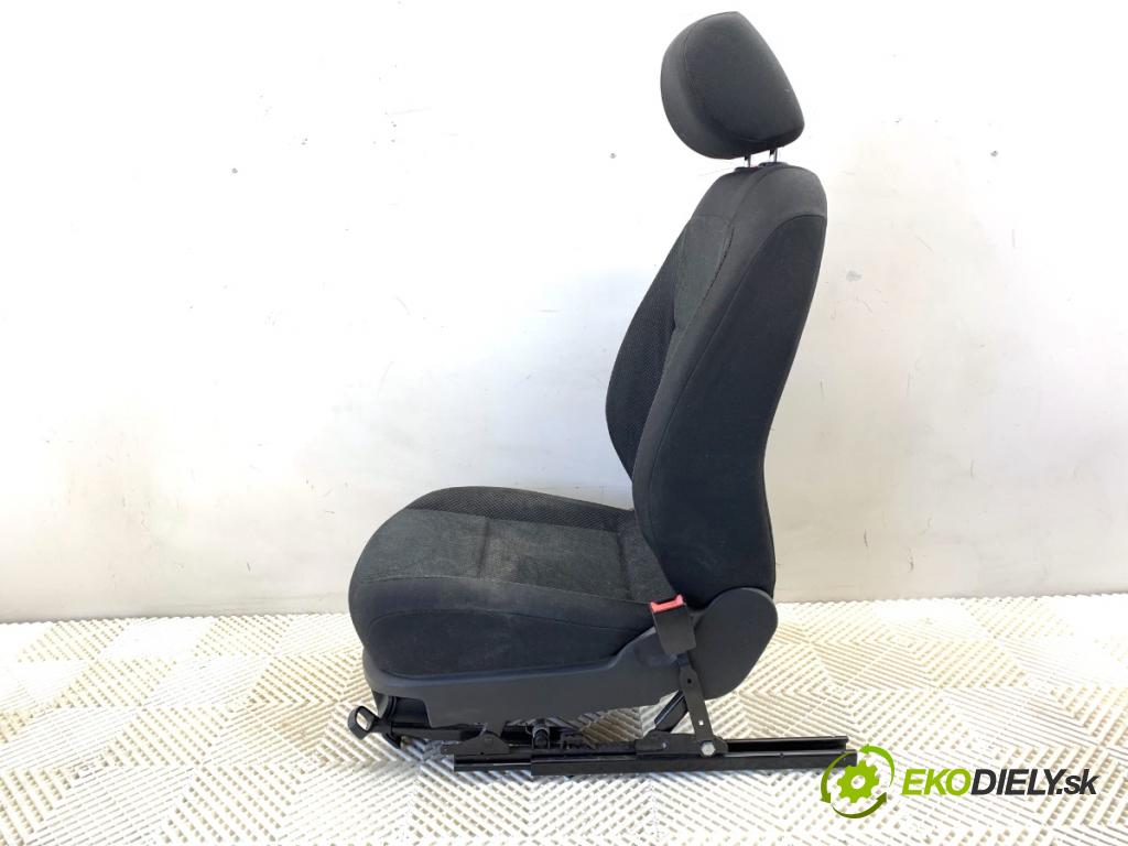 SKODA FABIA II Kombi 2008 63 kW 1.4 1390 sedadlo pravý přední část