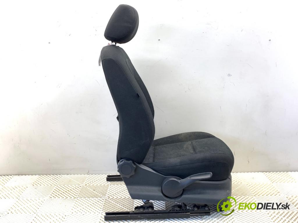 SKODA FABIA II Kombi 2008 63 kW 1.4 1390 sedadlo pravý přední část