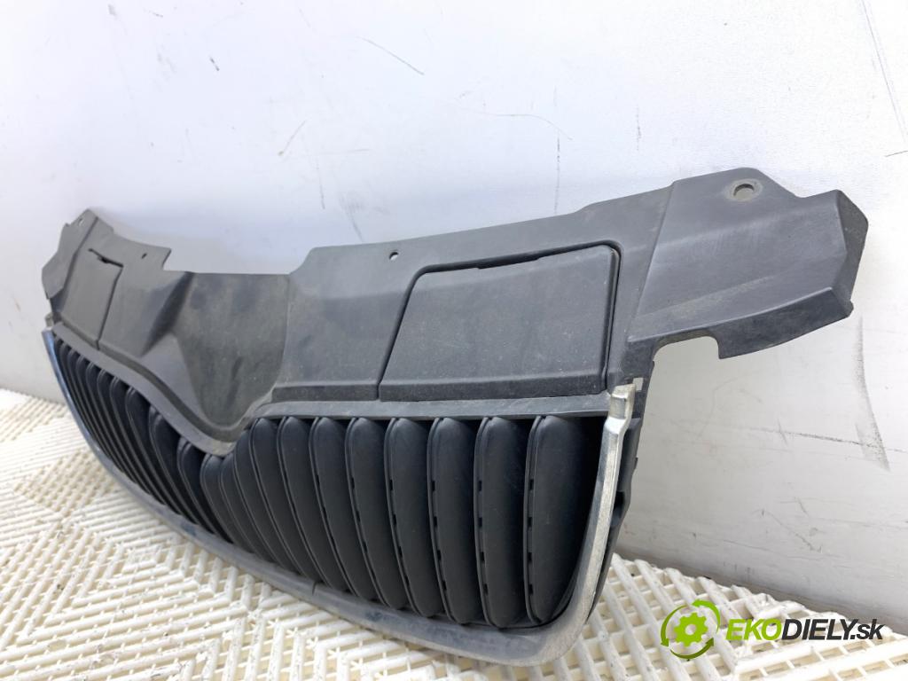 SKODA FABIA II Kombi 2008 63 kW 1.4 1390 mřížka maska 5J0853124 (Přední mřížka (maska chladiče))