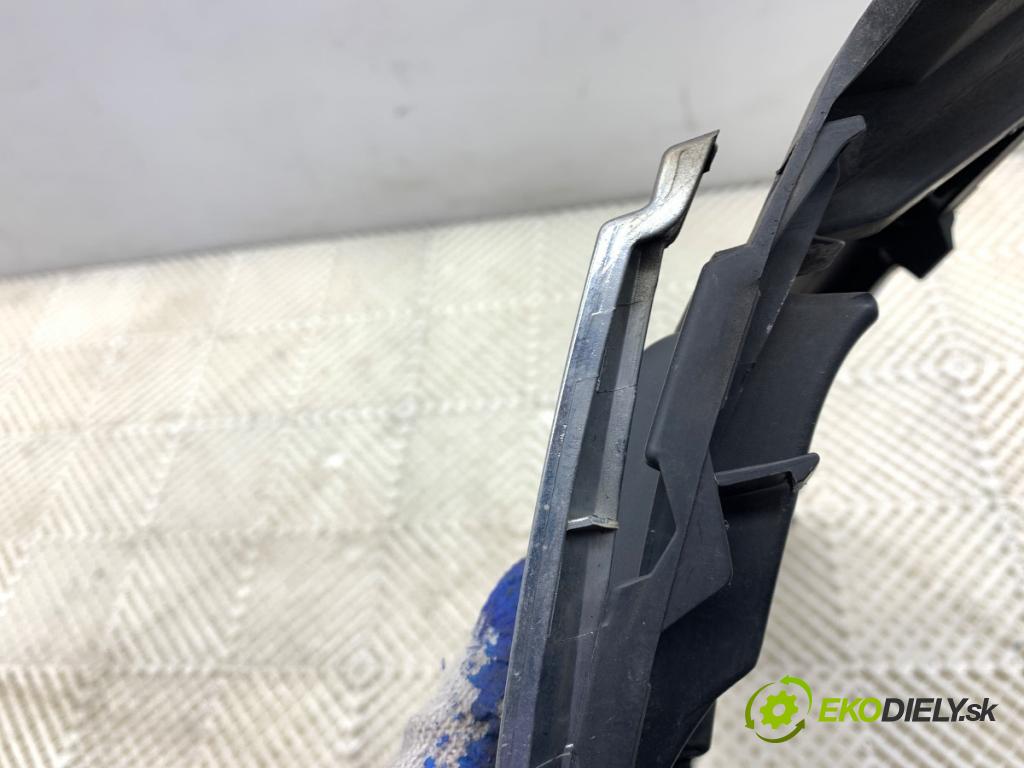 SKODA FABIA II Kombi 2008 63 kW 1.4 1390 mřížka maska 5J0853124 (Přední mřížka (maska chladiče))