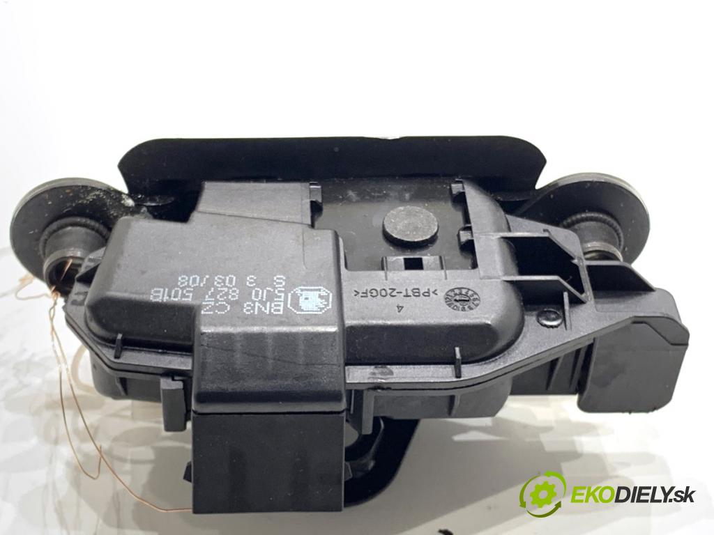 SKODA FABIA II Kombi 2008 63 kW 1.4 1390 zámok dveří zadní část 5J0827501B