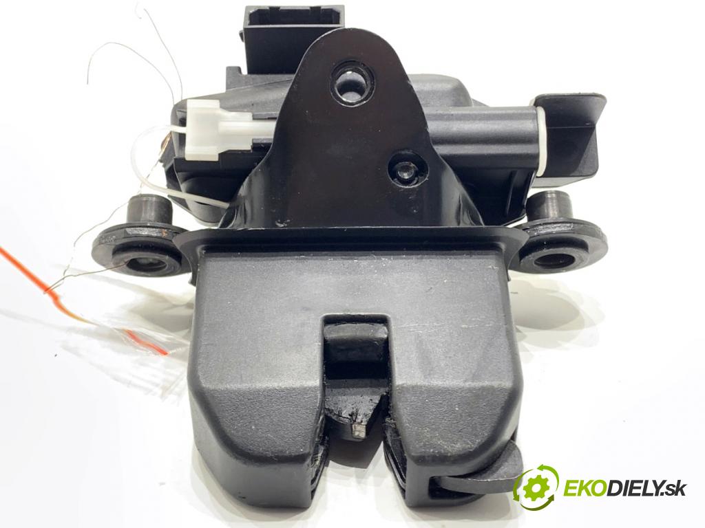 SKODA FABIA II Kombi 2008 63 kW 1.4 1390 zámok dveří zadní část 5J0827501B