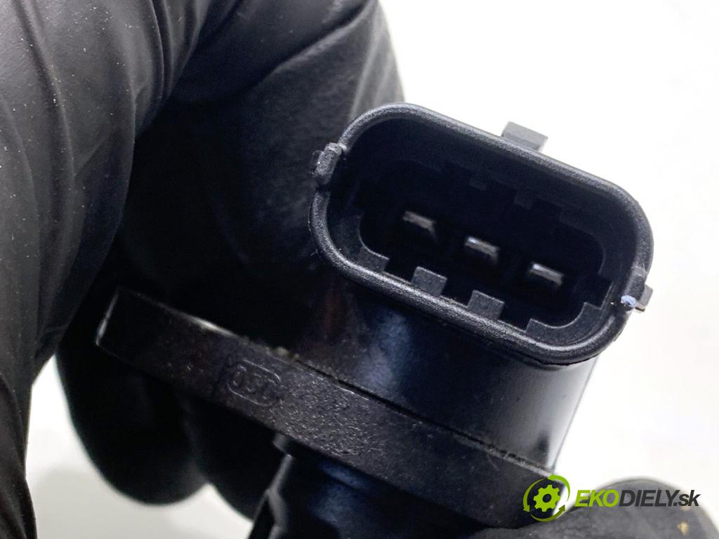 JAGUAR E-PACE SUV 2020 132 kW 2.0 D180 AWD 1999 snímač pozice hřídele klikového 0232103140 (Snímač polohy klikového hřídele)