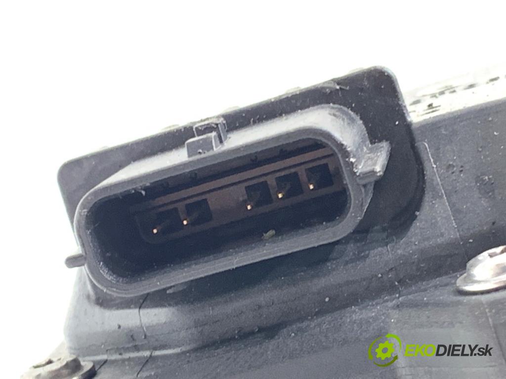 JAGUAR E-PACE SUV 2020 132 kW 2.0 D180 AWD 1999 Škrtiaca klapka G4D3-5H273-CA (Škrtiaca klapka)