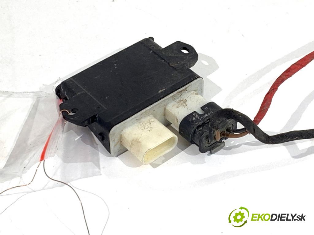 JEEP AVENGER SUV  74 kW 1.2 GSE T3 1199 modul snímač otevírání dveří 9809260680