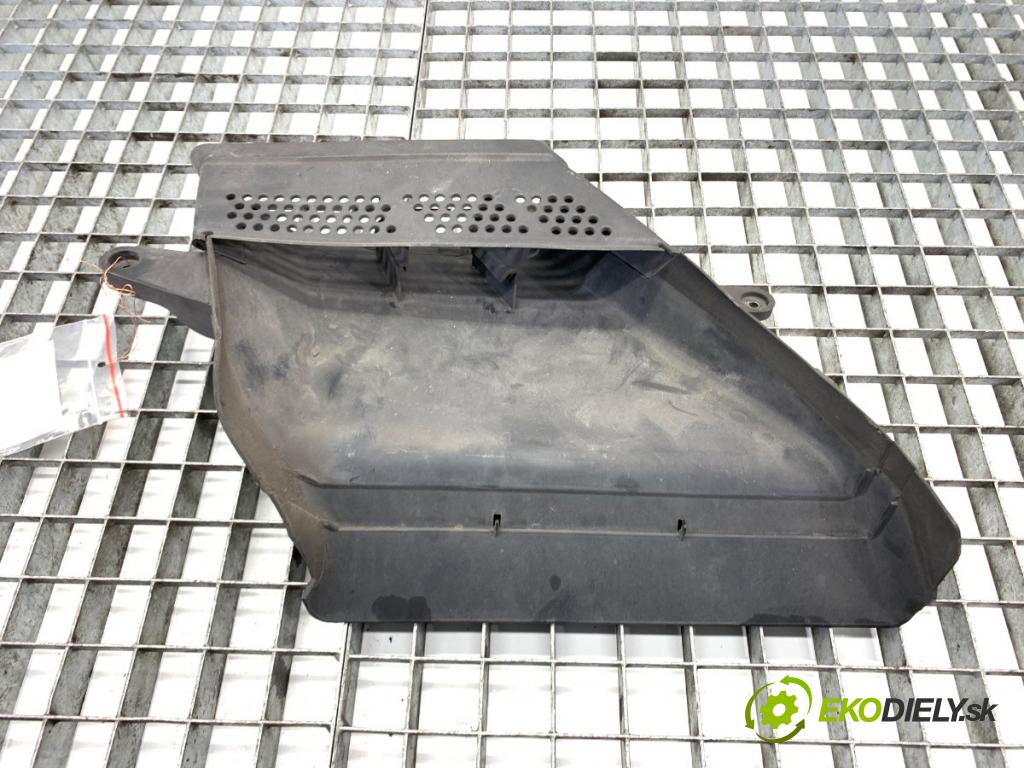 AUDI A4 B8 Kombi 2008 140 kW 2.7 TDI 2698 volant vzduchu 8K0129618