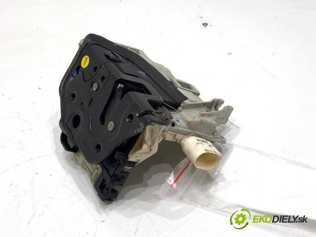 AUDI A4 B8 sedan 2009 105 kW 2.0 TDI 1968 zámok Dvere ľavy zad 8K0839015