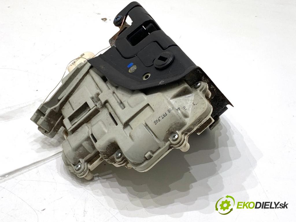 AUDI A4 B8 sedan 2009 105 kW 2.0 TDI 1968 zámok dveře levý zadní část 8K0839015