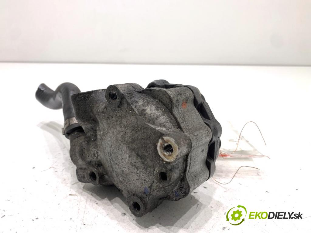 AUDI A4 B8 sedan 2009 105 kW 2.0 TDI 1968 Pumpa servočerpadlo 8K0145154B (Servočerpadlo)