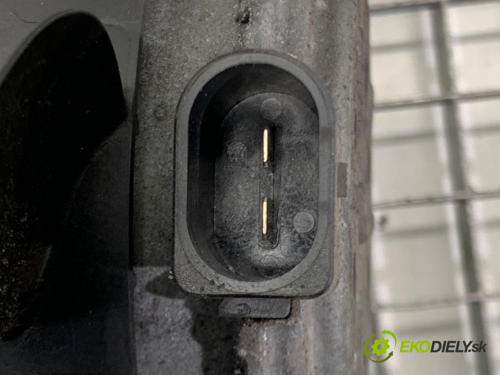 AUDI A4 B8 sedan 2009 105 kW 2.0 TDI 1968 Ventilátor klimatizácie 993454J (Ventilátor chladiča klimatizácie)