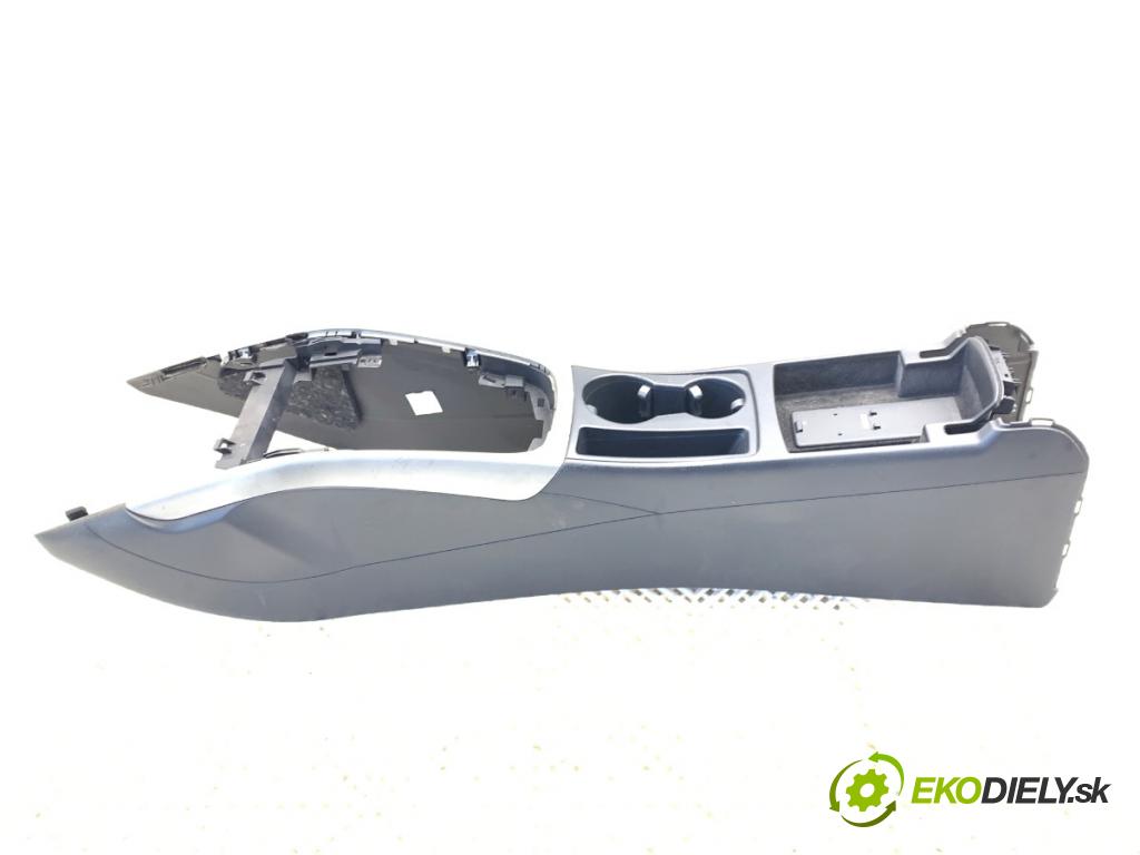 AUDI A4 B8 sedan 2009 105 kW 2.0 TDI 1968 Tunel středový 8K0864981F (Středový tunel)