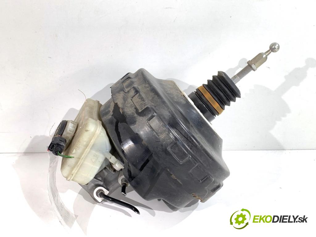 AUDI A4 B8 sedan 2009 105 kW 2.0 TDI 1968 Posilovač bŕzd 8K0612103E