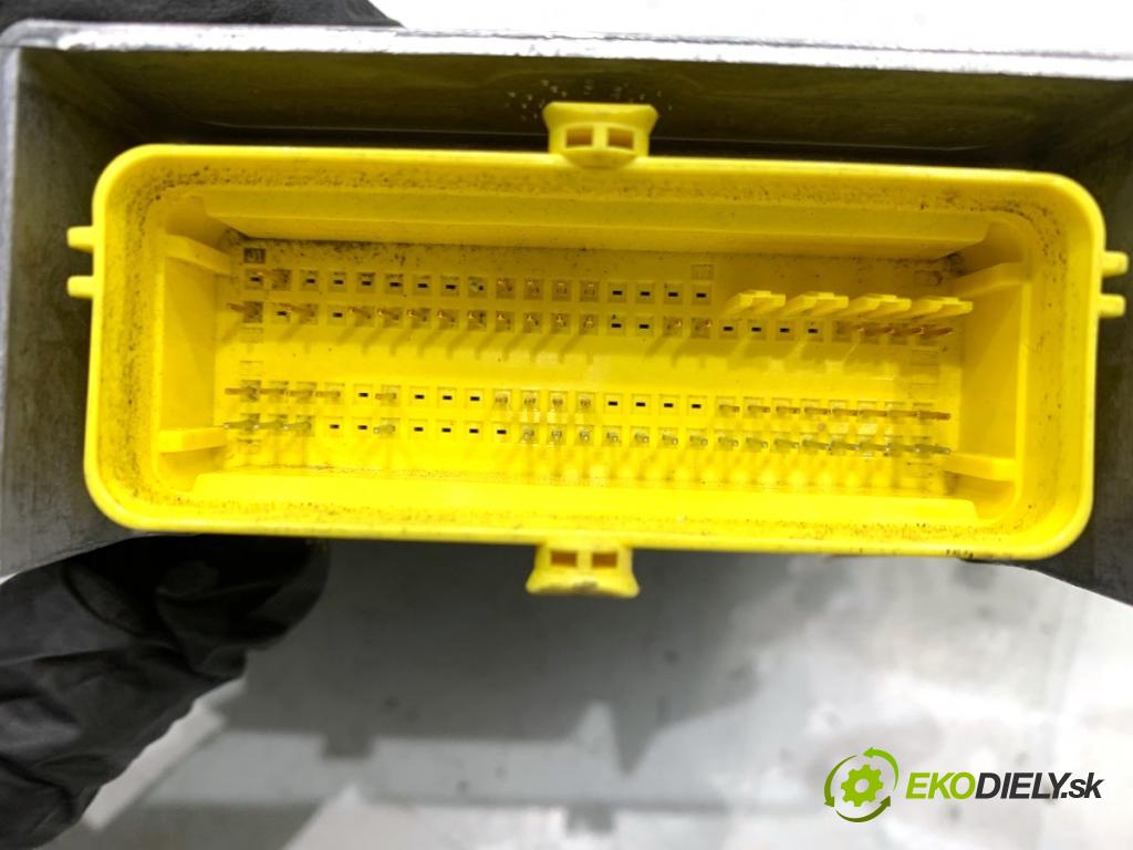 AUDI A4 B8 sedan 2009 105 kW 2.0 TDI 1968 senzor airbag 8K0959655B (Snímač)