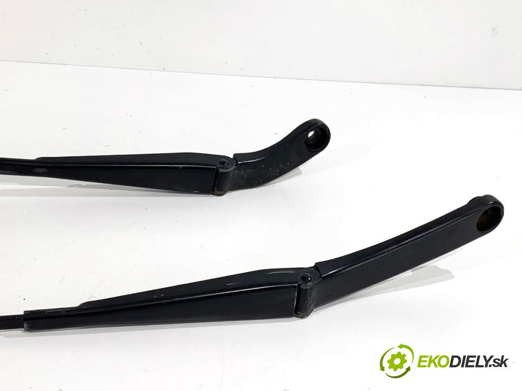 AUDI A4 B8 sedan 2009 105 kW 2.0 TDI 1968 ramena stěrače přední část 8K1955407 8K1955408