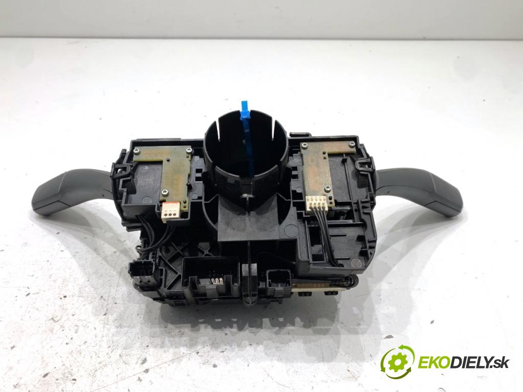 AUDI A4 B8 sedan 2009 105 kW 2.0 TDI 1968 Prepínač kombinovaný 8K0953568D (Prepínacie páčky pod volantom)