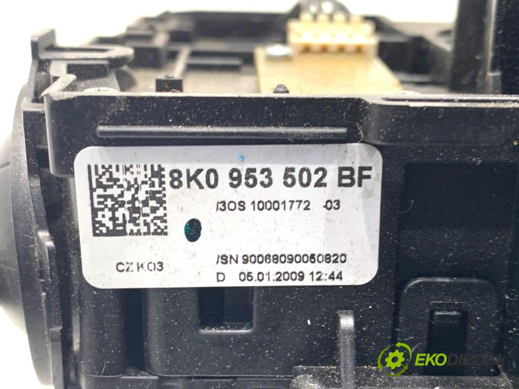 AUDI A4 B8 sedan 2009 105 kW 2.0 TDI 1968 Prepínač kombinovaný 8K0953568D (Prepínacie páčky pod volantom)