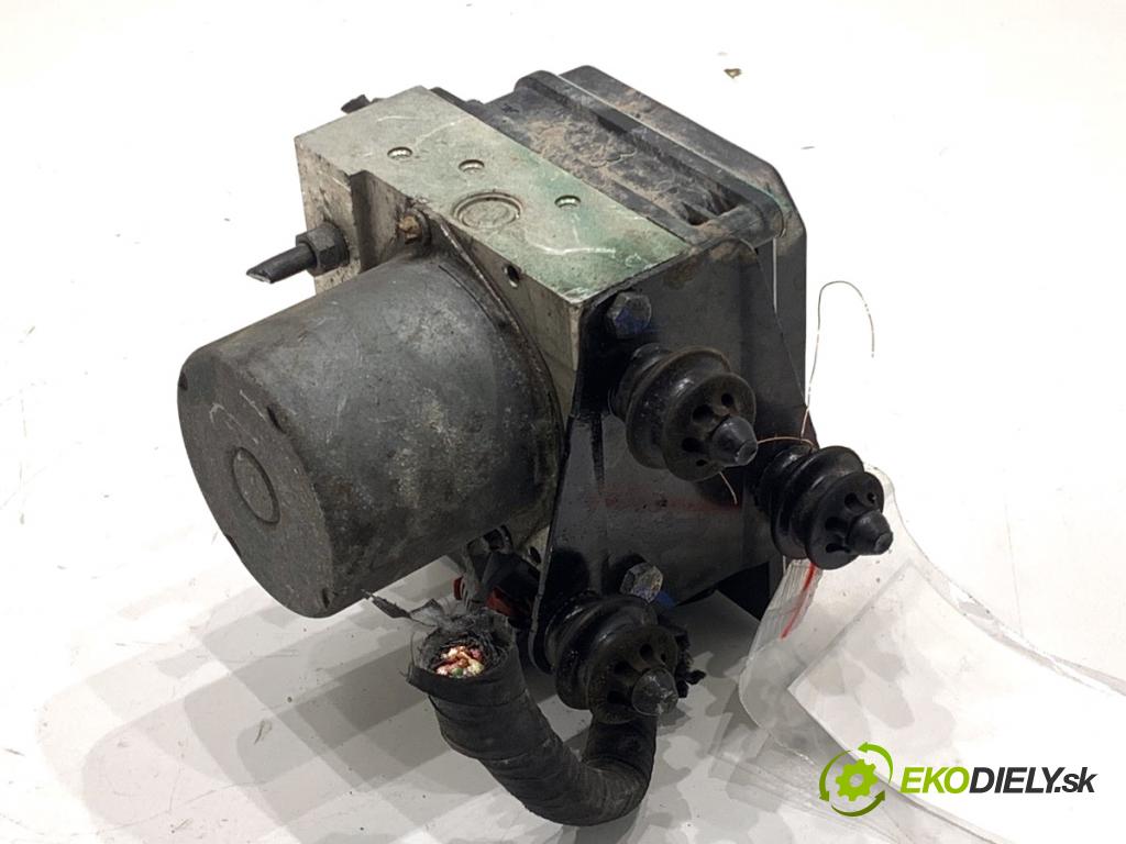 AUDI A4 B8 sedan 2009 105 kW 2.0 TDI 1968 Pumpa ABS 8K0907379AE (Pumpa ABS)