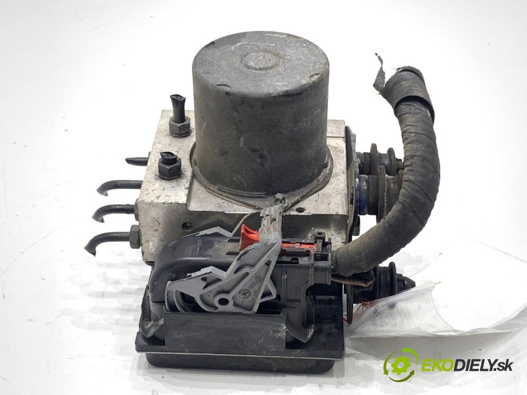 AUDI A4 B8 sedan 2009 105 kW 2.0 TDI 1968 Pumpa ABS 8K0907379AE (Pumpa ABS)