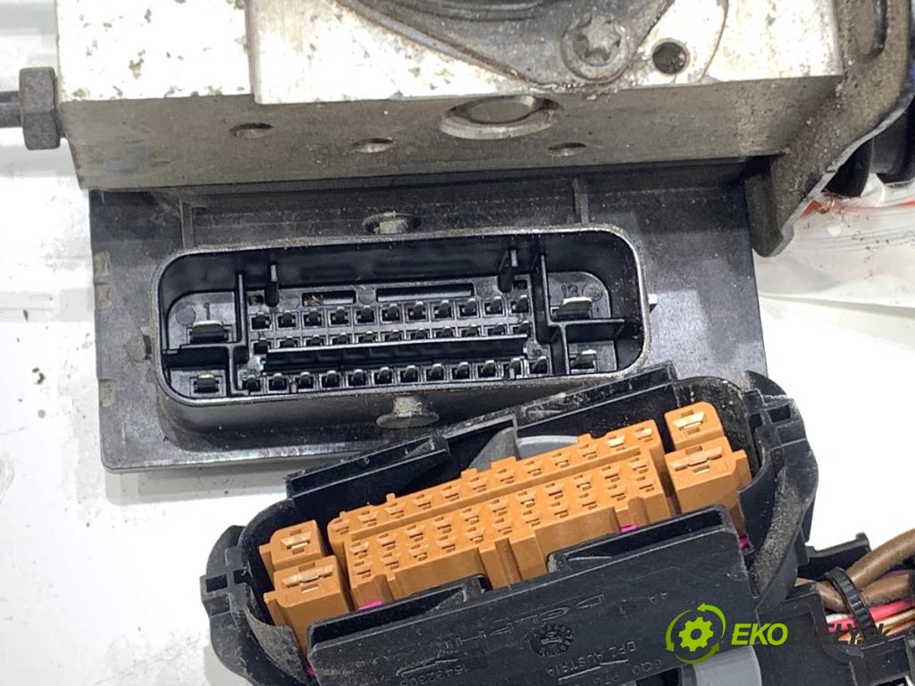 AUDI A4 B8 sedan 2009 105 kW 2.0 TDI 1968 Pumpa ABS 8K0907379AE (Pumpa ABS)