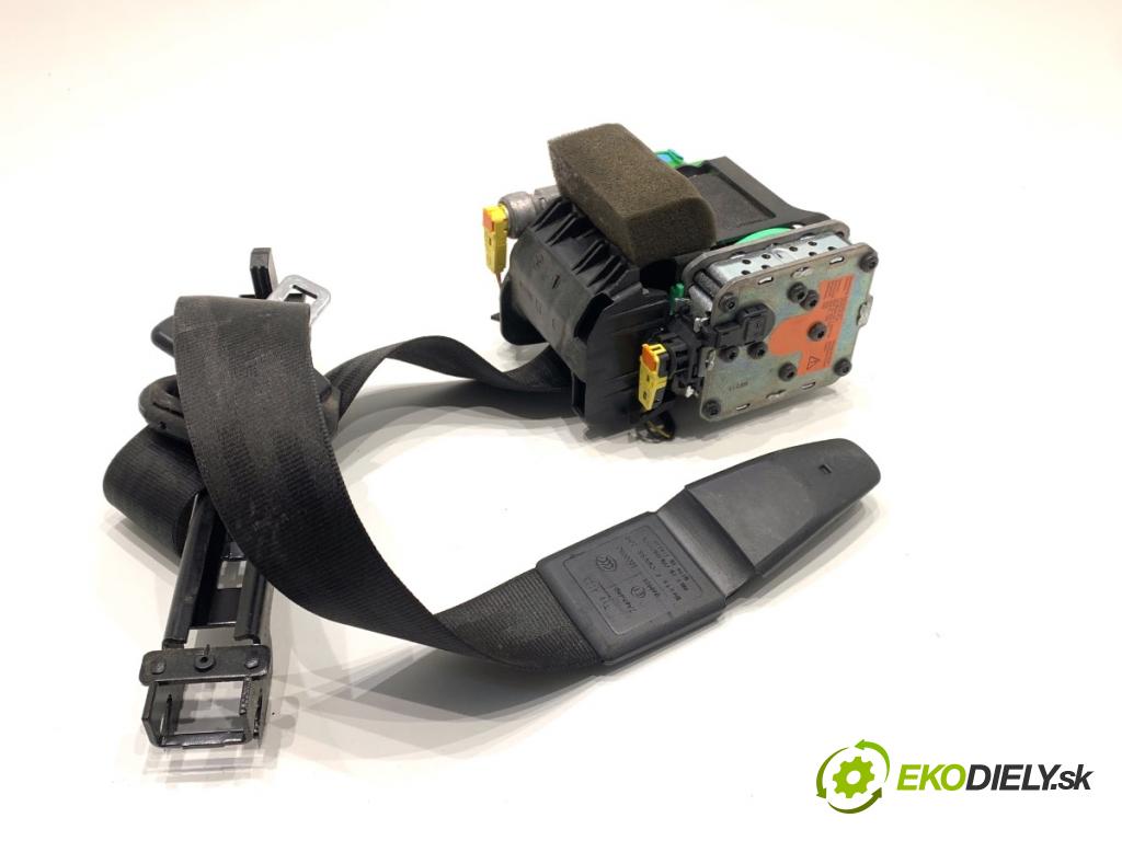 AUDI A4 B8 sedan 2009 105 kW 2.0 TDI 1968 držák bezpečnost levý přední část 8K1857705J