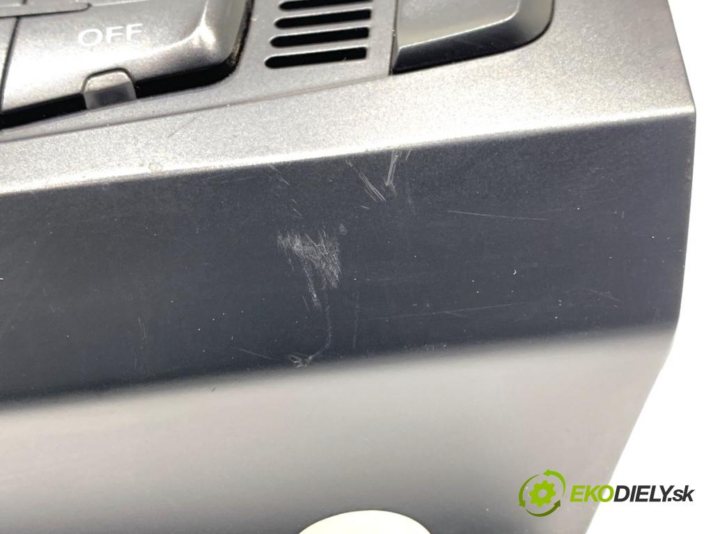 AUDI A4 B8 sedan 2009 105 kW 2.0 TDI 1968 Panel ovládaní topení 8T1820043AA (Páčky pod volantem)