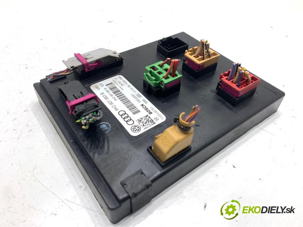 AUDI A4 B8 sedan 2009 105 kW 2.0 TDI 1968 modul komfortu 8K0907063B (Komfortní modul)