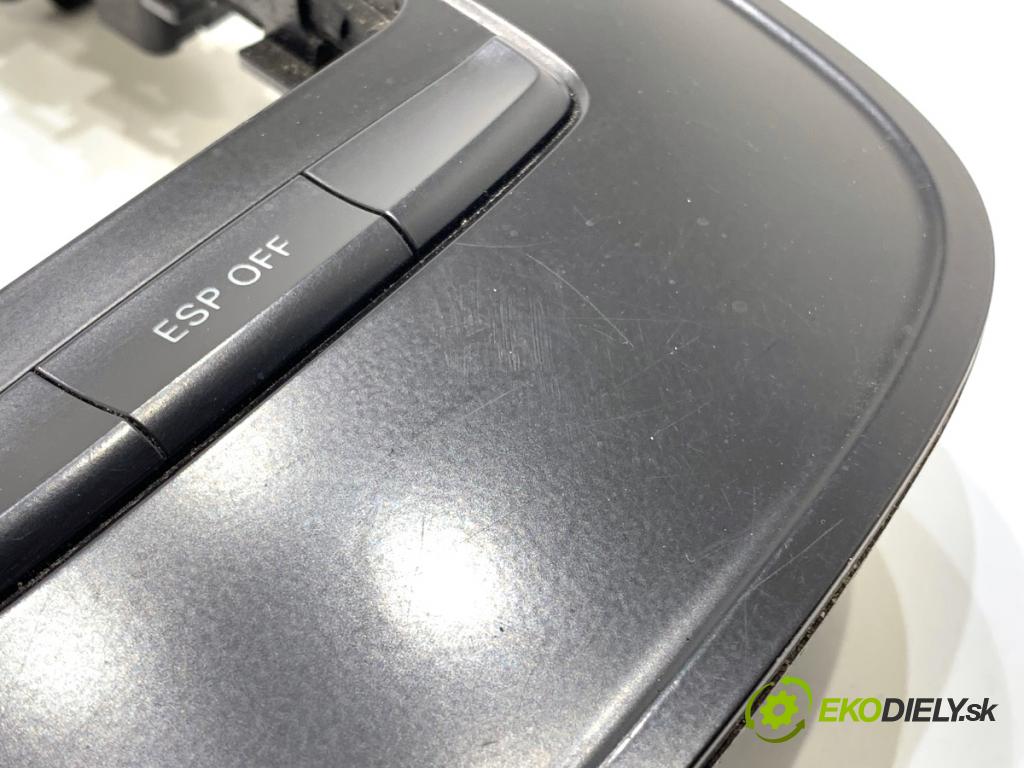 AUDI A4 B8 sedan 2009 105 kW 2.0 TDI 1968 lišty kryt 8K1857186D 8K0864261 (Lišta)