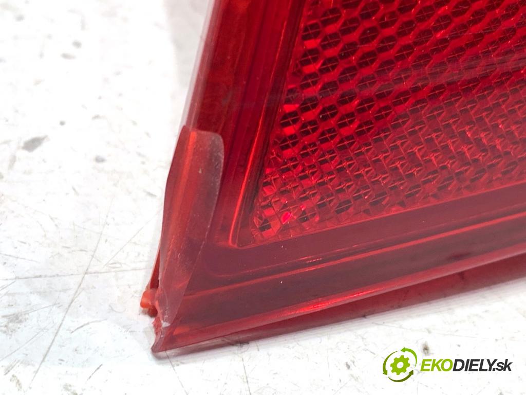 AUDI A4 B8 sedan 2009 105 kW 2.0 TDI 1968 Svetlo pravy zad 219702