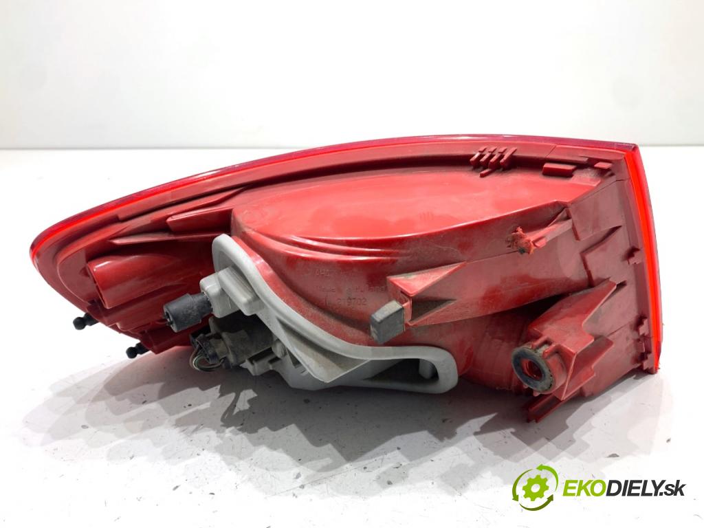 AUDI A4 B8 sedan 2009 105 kW 2.0 TDI 1968 Svetlo pravy zad 219702