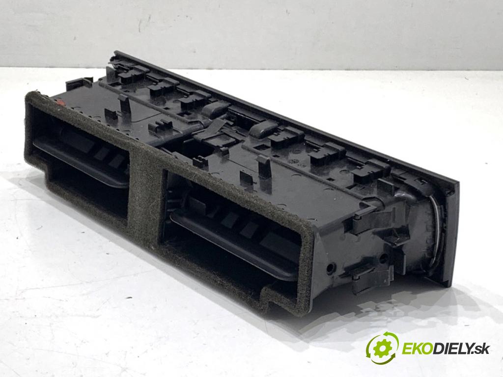 AUDI A4 B8 sedan 2009 105 kW 2.0 TDI 1968 Mriežky kúrenia predný 8T1820951B