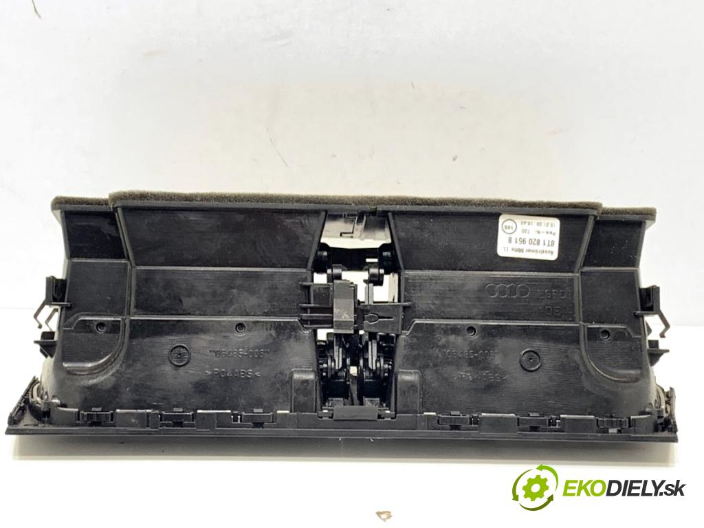 AUDI A4 B8 sedan 2009 105 kW 2.0 TDI 1968 Mriežky kúrenia predný 8T1820951B