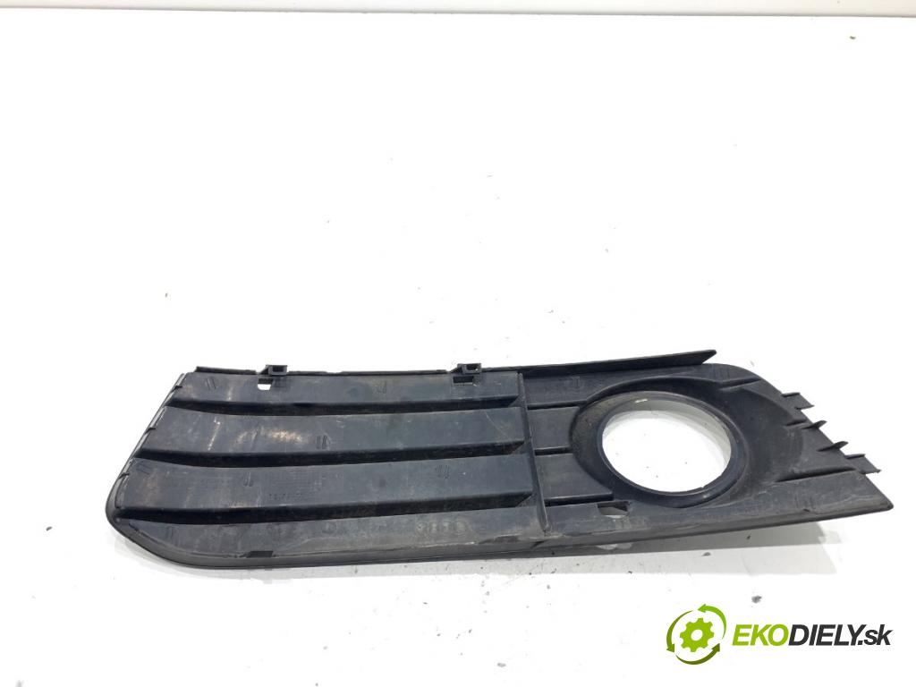 AUDI A4 B8 sedan 2009 105 kW 2.0 TDI 1968 Mriežky nárazníka pravy predný 8K0807682A