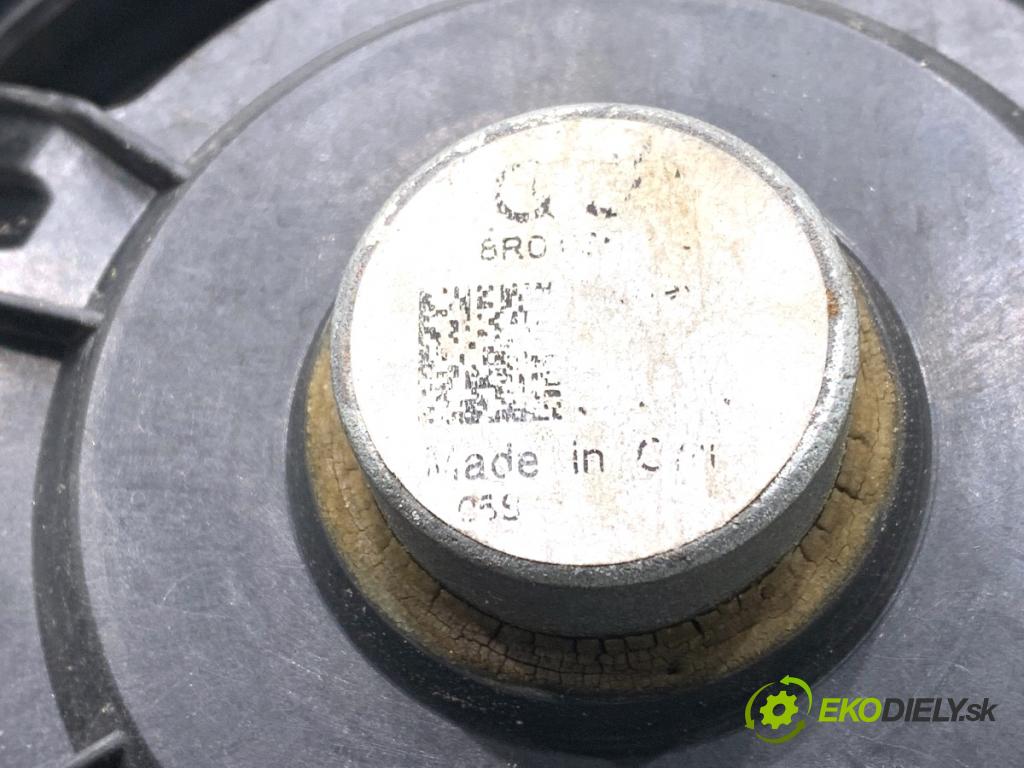 AUDI A4 B8 sedan 2009 105 kW 2.0 TDI 1968 reproduktory 8R0035411