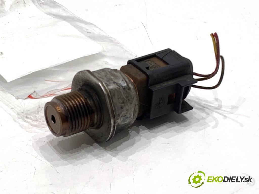 AUDI A4 B8 sedan 2009 105 kW 2.0 TDI 1968 Snímač tlaku paliva  (Snímač)