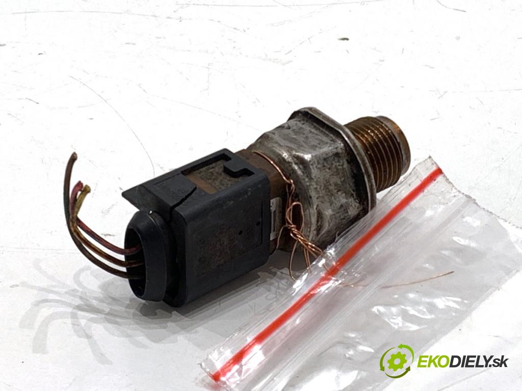 AUDI A4 B8 sedan 2009 105 kW 2.0 TDI 1968 Snímač tlaku paliva  (Snímač)