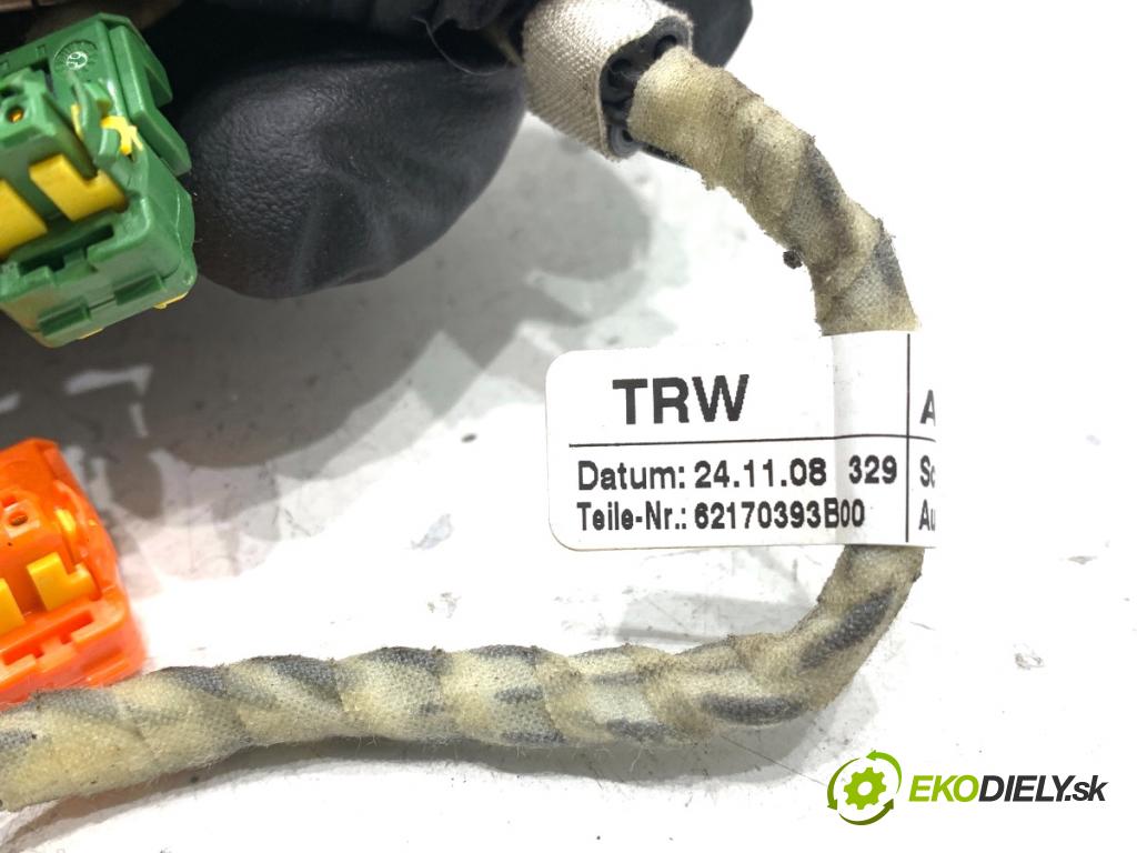 AUDI A4 B8 sedan 2009 105 kW 2.0 TDI 1968 Káblovačka silentbloku airbag 8K0971589