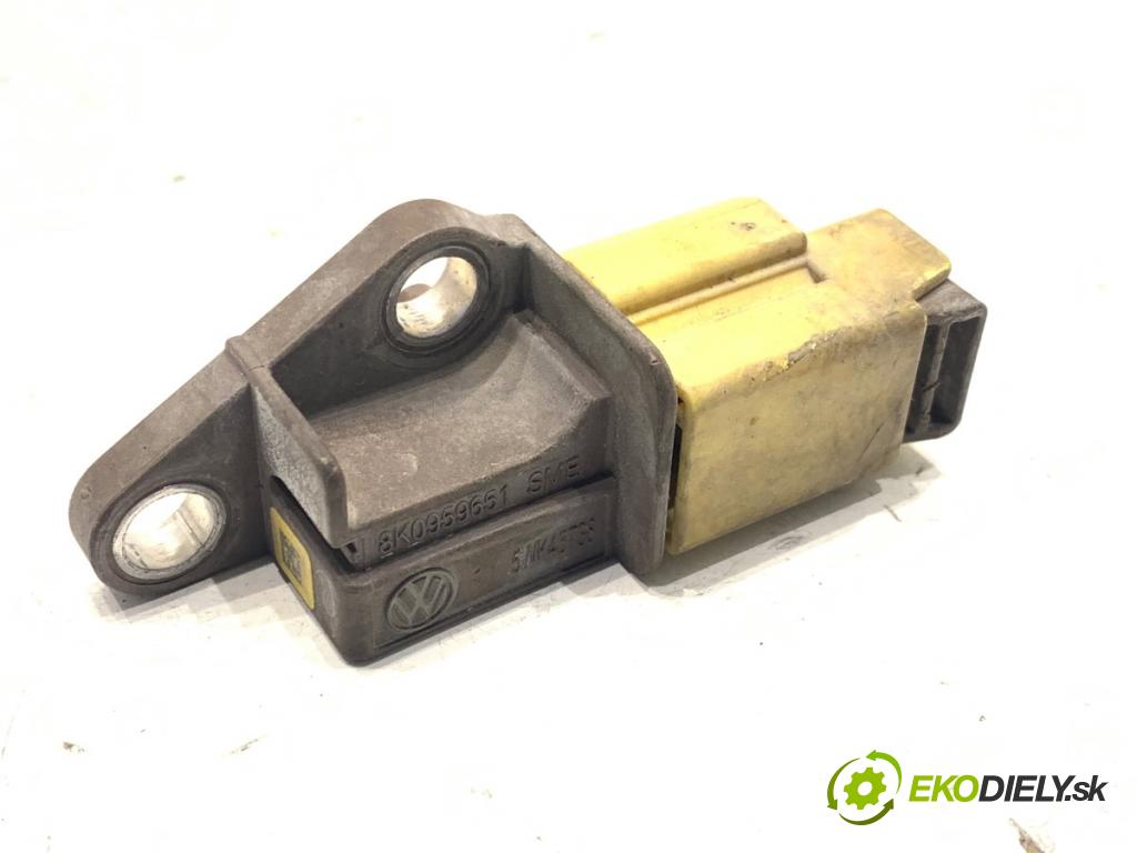 AUDI A4 B8 sedan 2009 105 kW 2.0 TDI 1968 snímač nárazu 8K0959651 (Snímač nárazu)